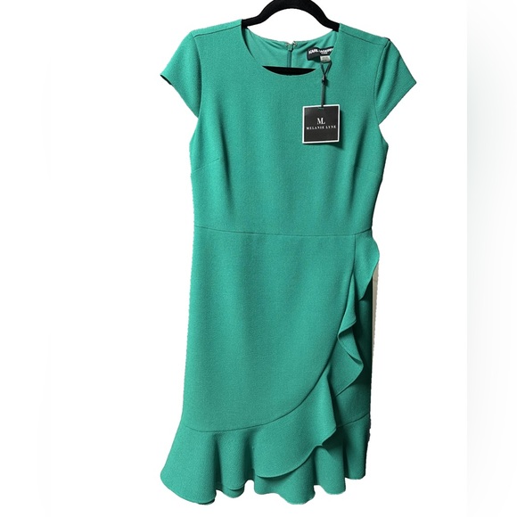Karl Lagerfeld Dresses & Skirts - NWT Karl Lagerfeld - Green short sleeve dress